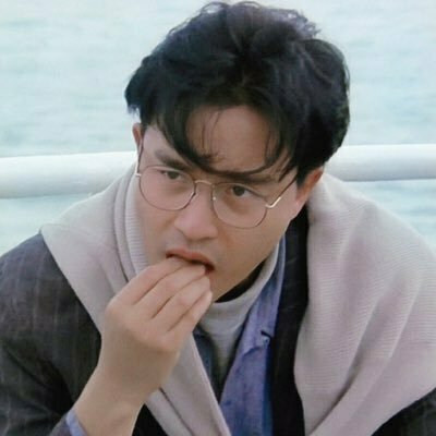 빵...