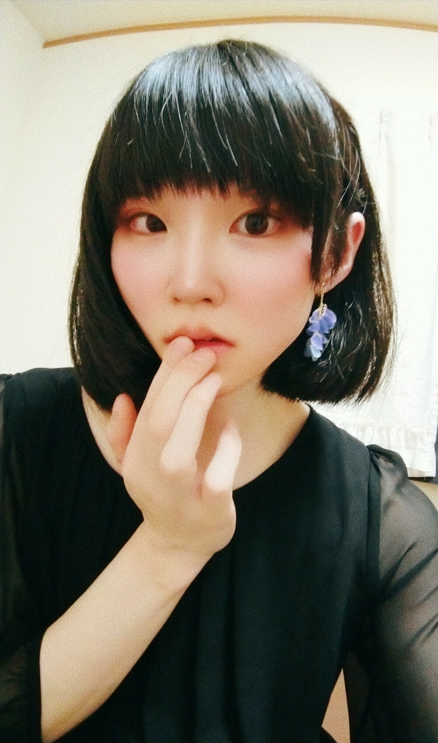 女装　　鼻フック 女装子さんやニューハーフの方の鼻フックAVが 好きなんですが作品数が少ないと思います。 | Peing -質問箱-