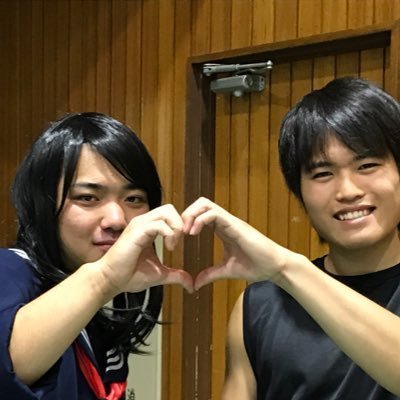 たじ