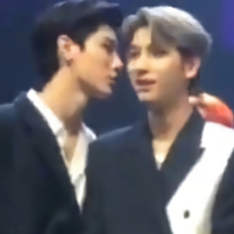 앱